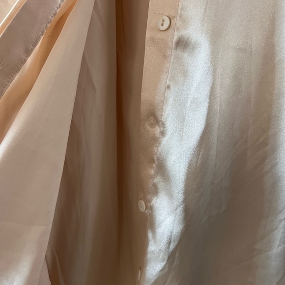 Daily Drills Silky Top!!! No stains - Picture 2 of 5